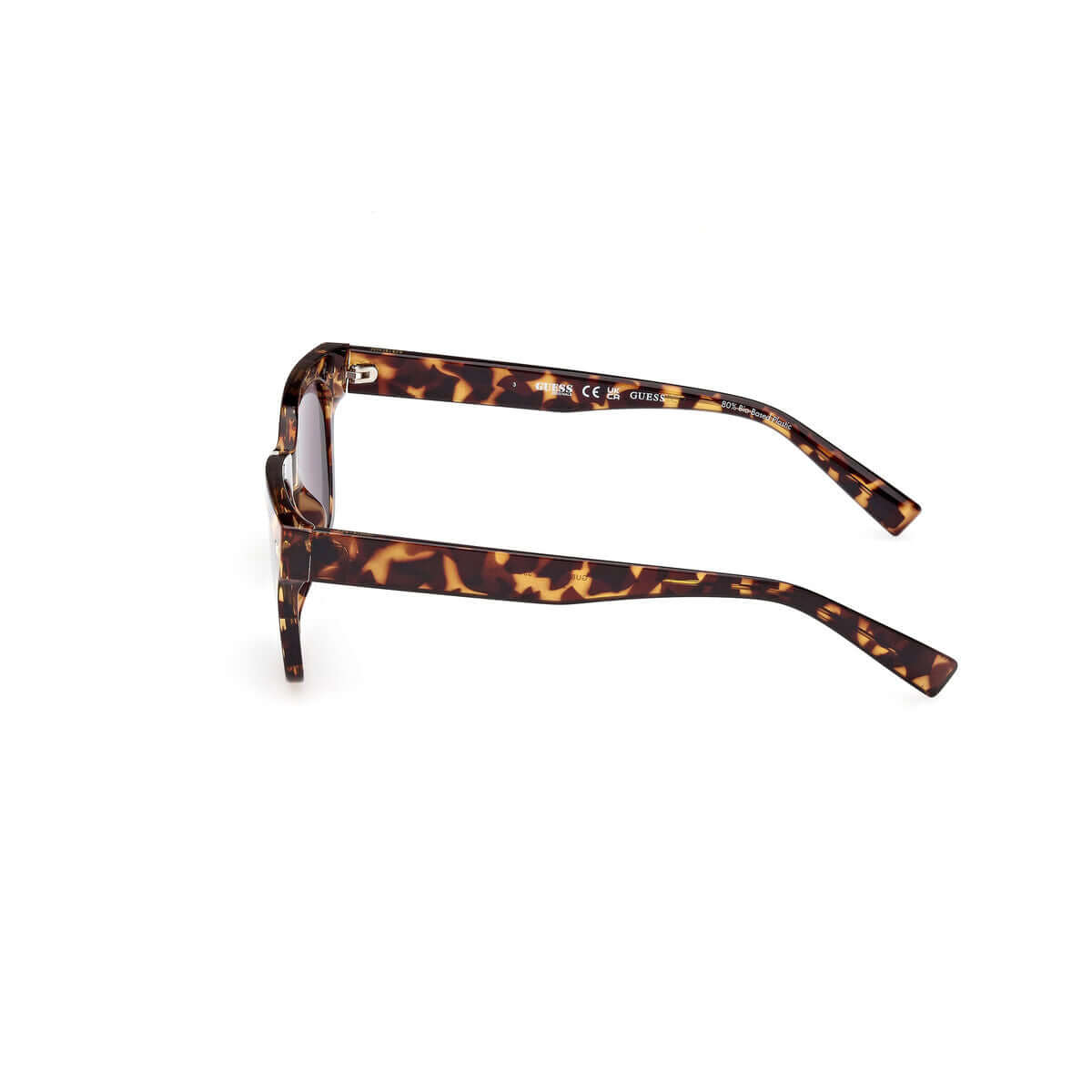 Herrsolglasögon Guess GU8265-5352A Ø 53 mm finns hos Aktivcamping