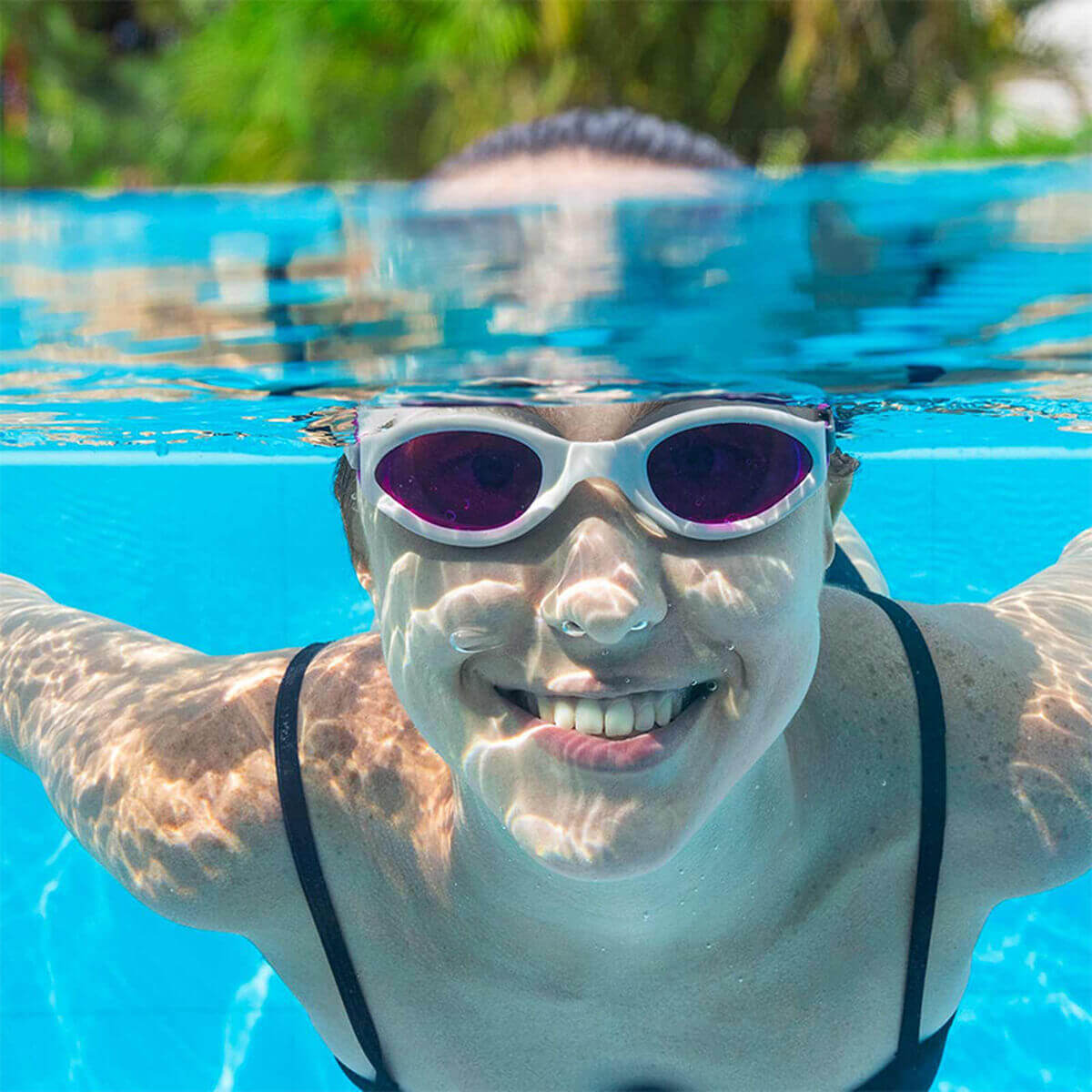 Bestway Simmande Goggles Silikon Vuxen Spegel Antifog Blandade Färger +14 År Strand och Pool 21066 finns hos Aktivcamping