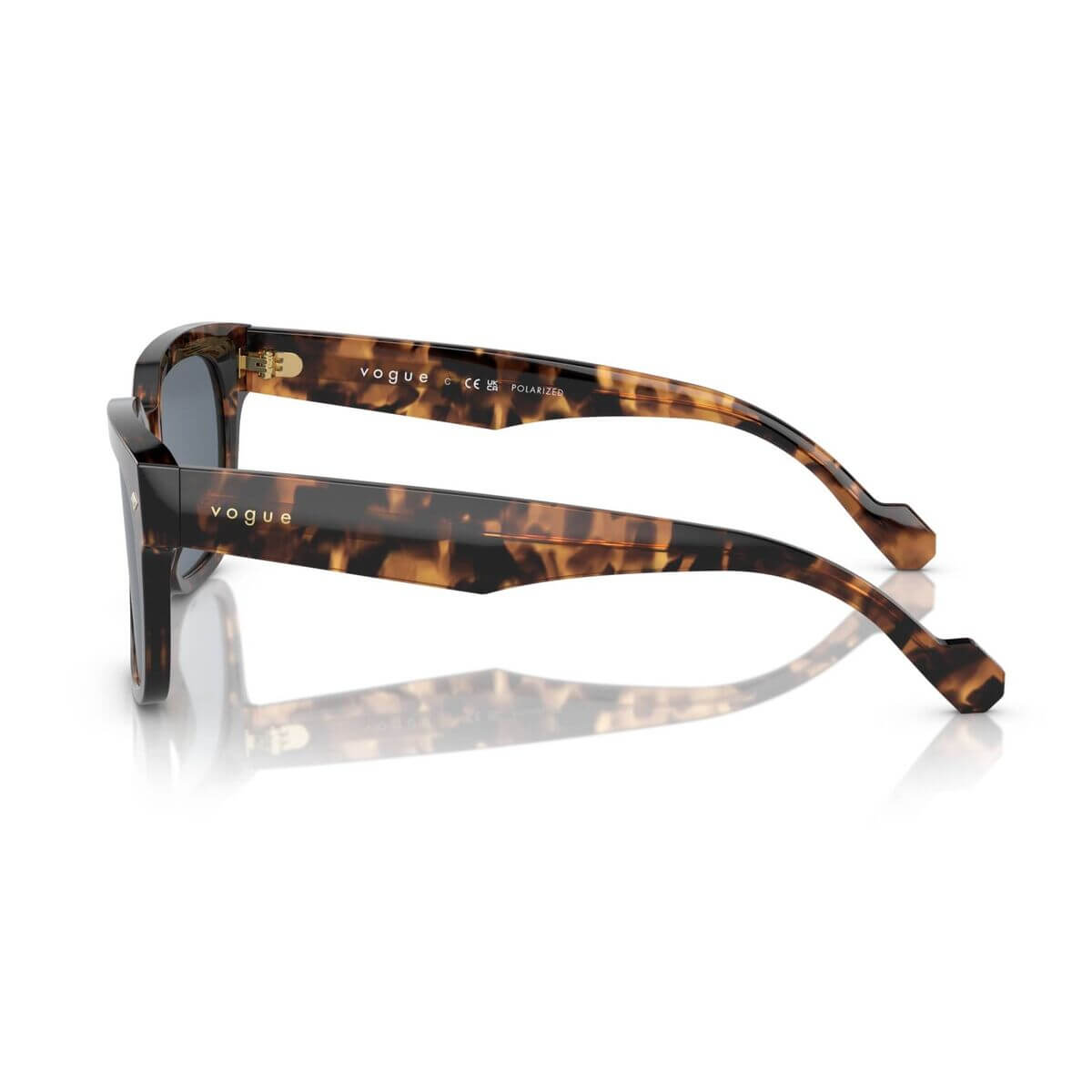 Herrsolglasögon Vogue VO5490S-28194Y ø 54 mm finns hos Aktivcamping