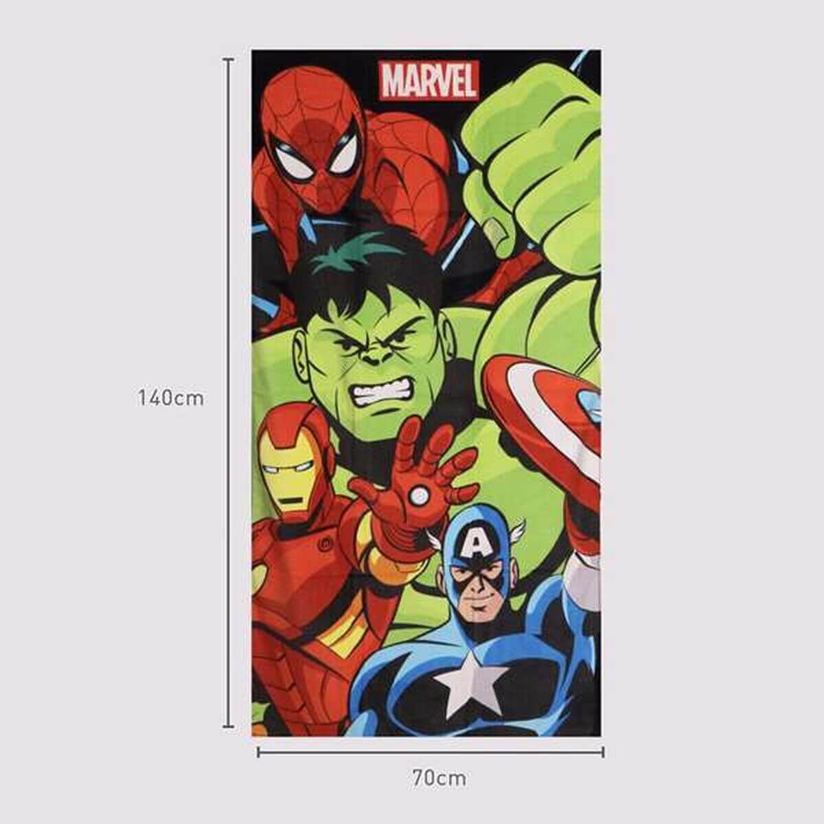 Badhandduk The Avengers 70 x 140 cm finns hos Aktivcamping