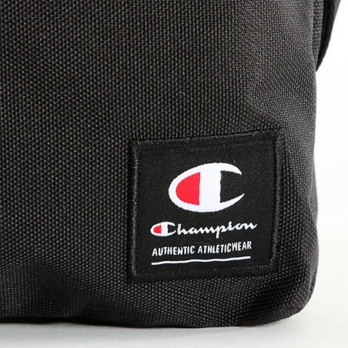 Axelremsväska Champion CHAMPION SMALL SHOULDER BAG 806023 NBK Svart finns hos Aktivcamping