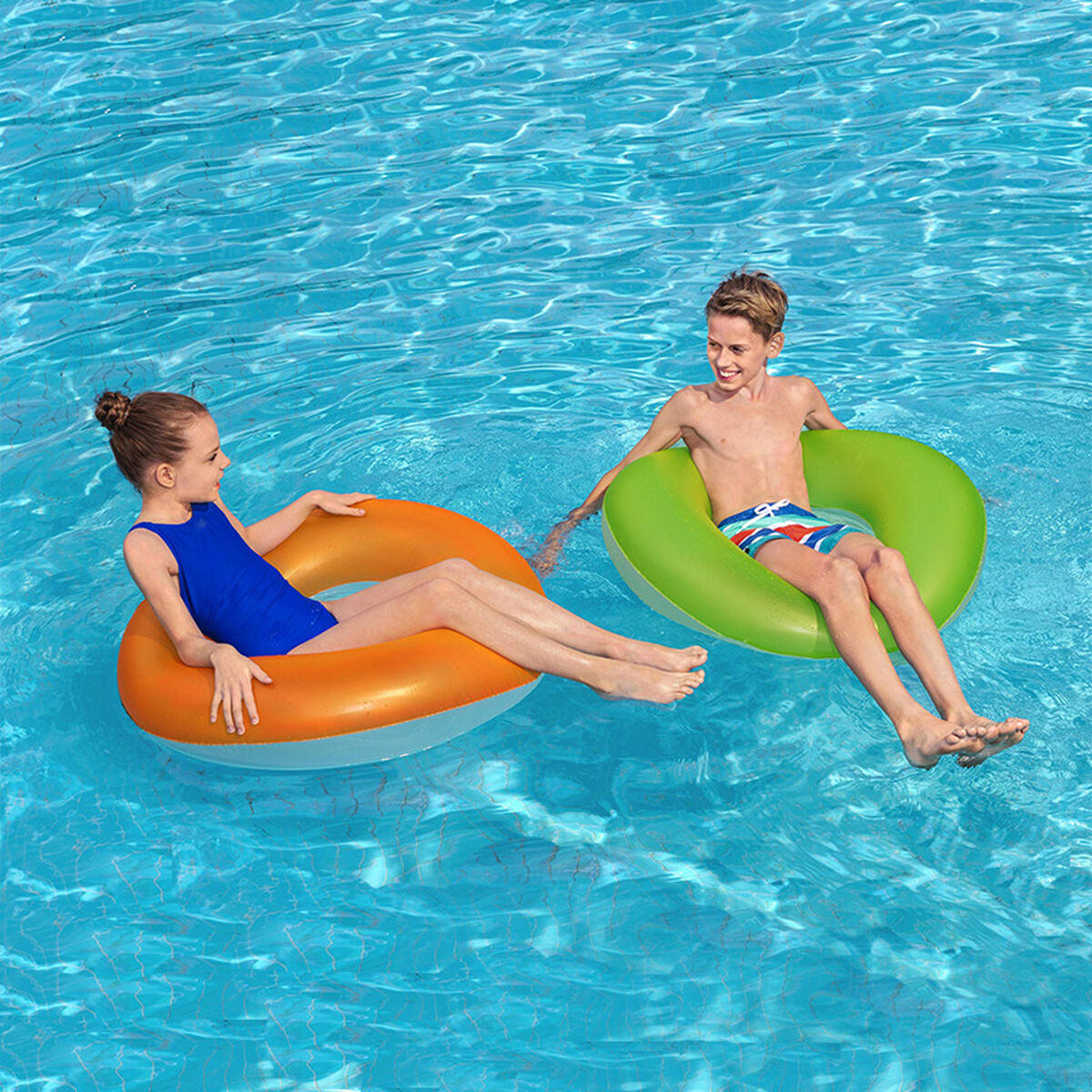 Bestway Luftmadrass Glatt Neonfärg Sorterad D91 cm +10 År Strand och Pool 36025 finns hos Aktivcamping