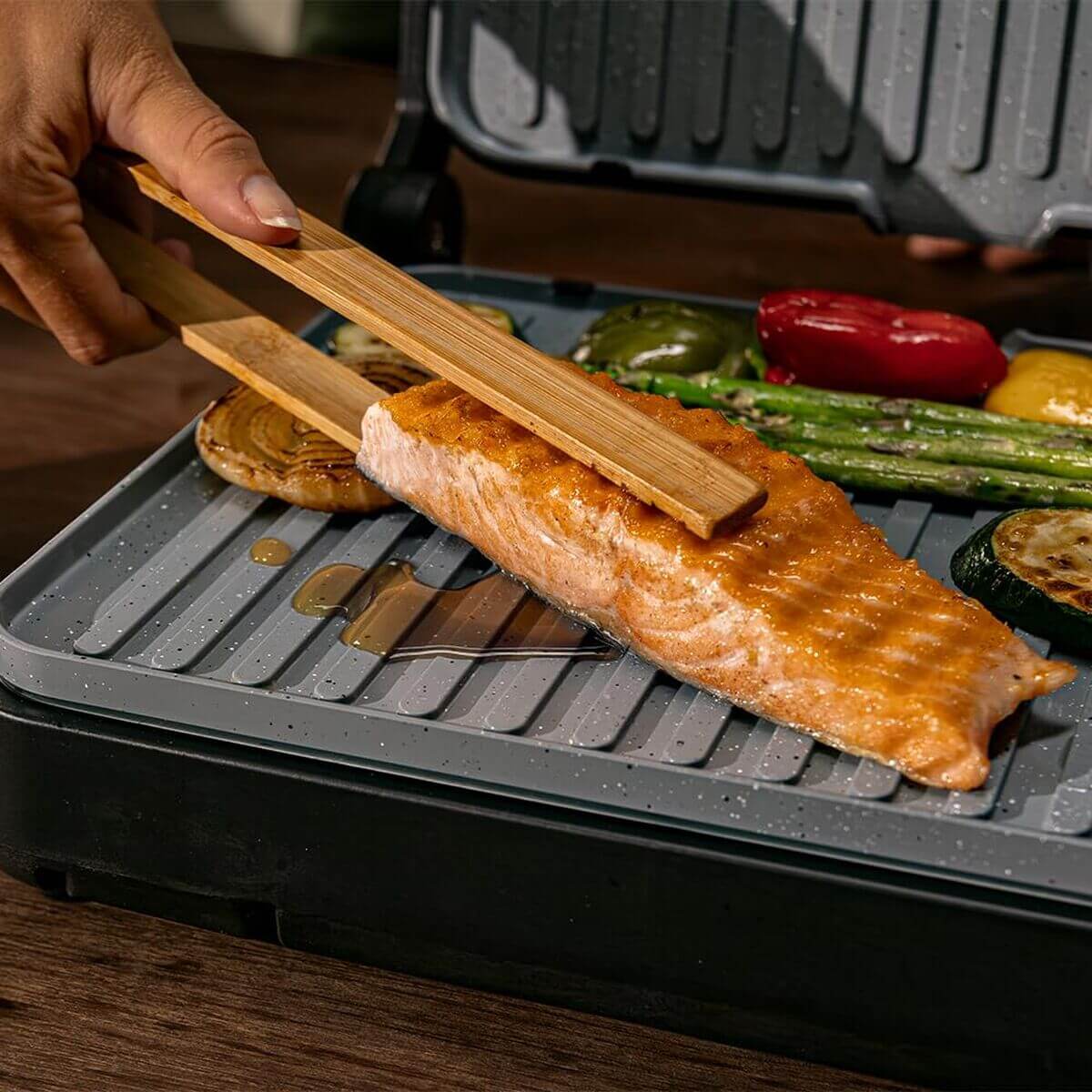 Elektrisk Grill Cecotec Rock'nGrill 2000 PerfectCook finns hos Aktivcamping