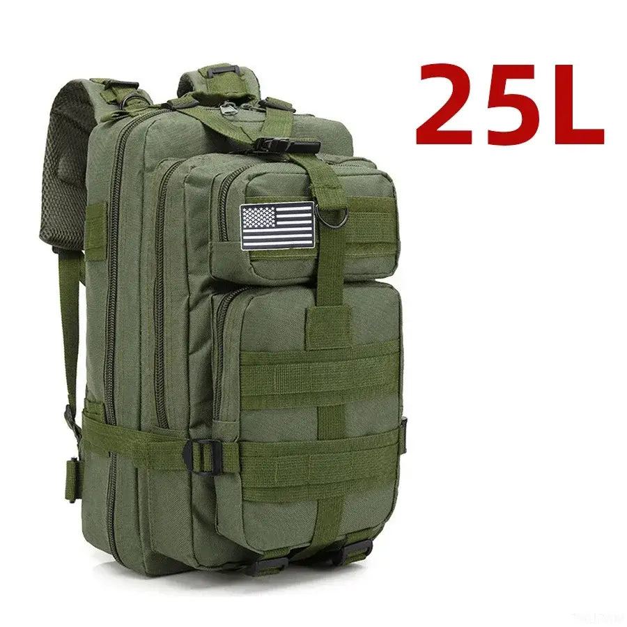 Vandringsryggsäck 25L Vattentät grön outdoor hiking bag finns hos Aktivcamping