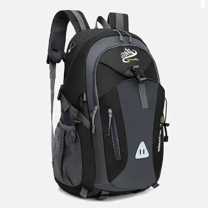 Ryggsäck Outdoor Camping med hörlursuttag svart polyester finns hos Aktivcamping