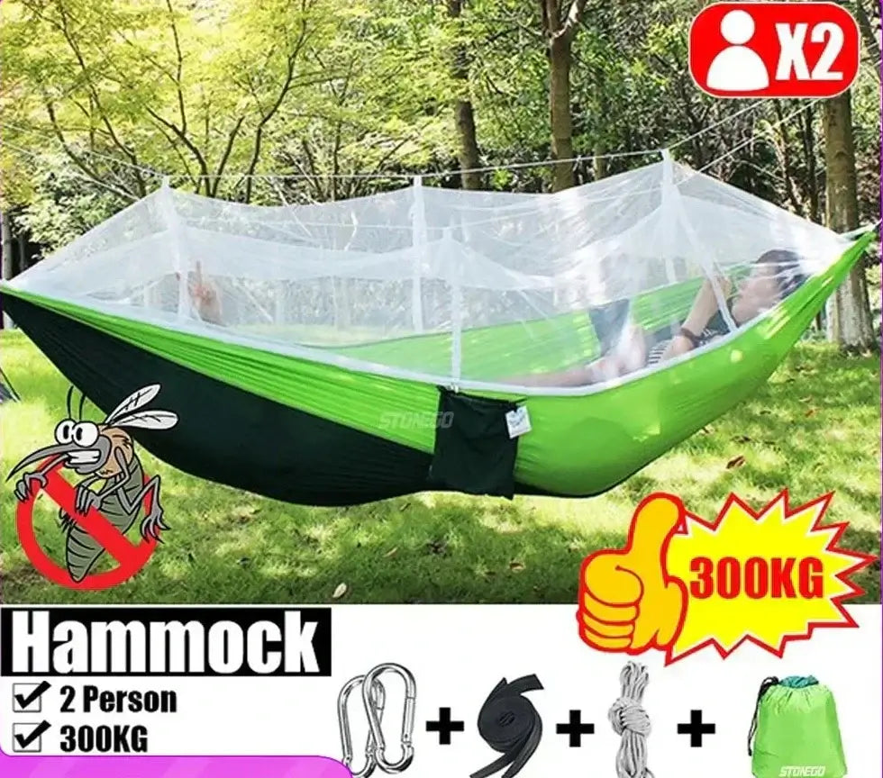 Ultralätt hängmatta i fallskärmstyg med myggnät för camping och friluftsliv finns hos Aktivcamping
