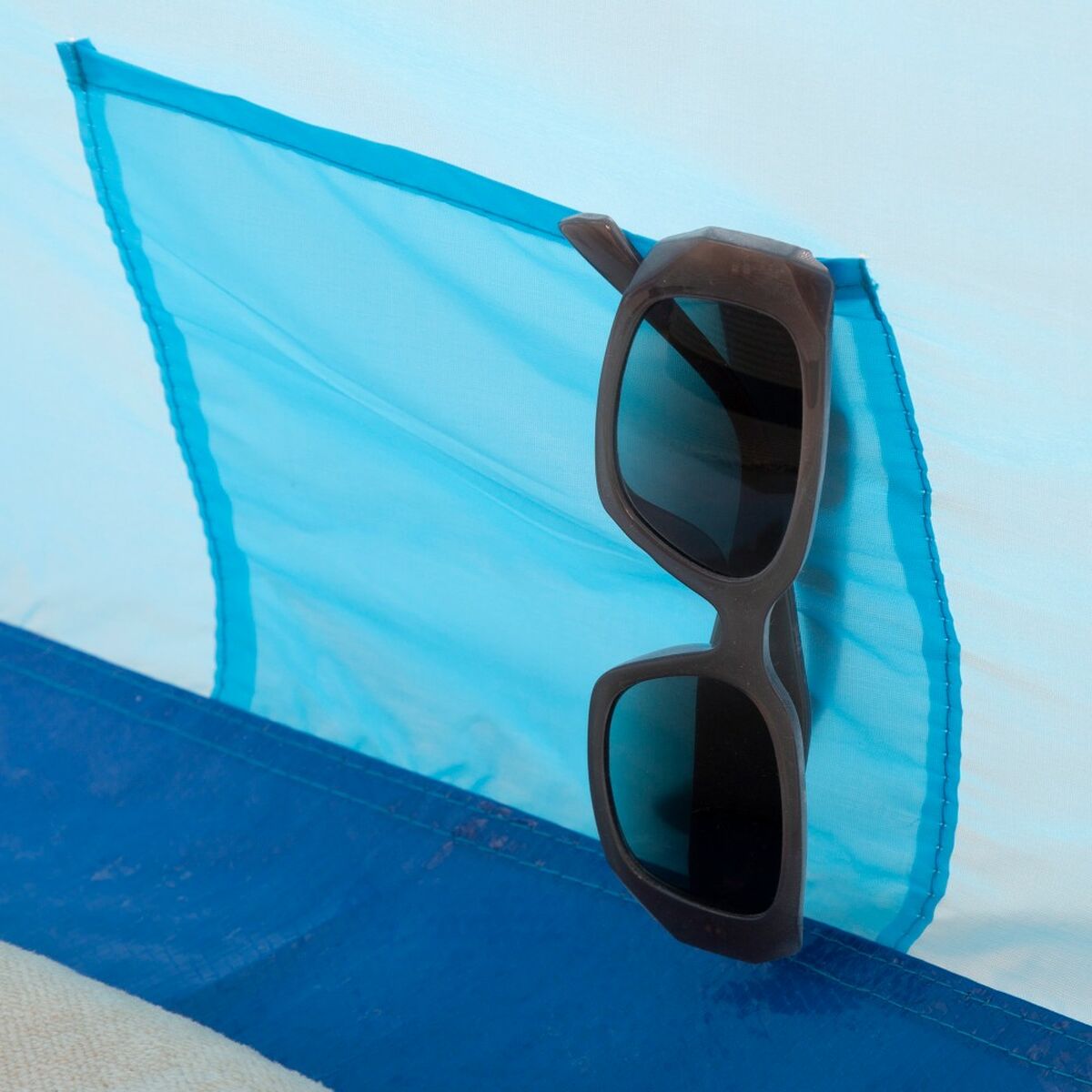 Strandtält Aktive Polyester 170 x 100 x 100 cm finns hos Aktivcamping