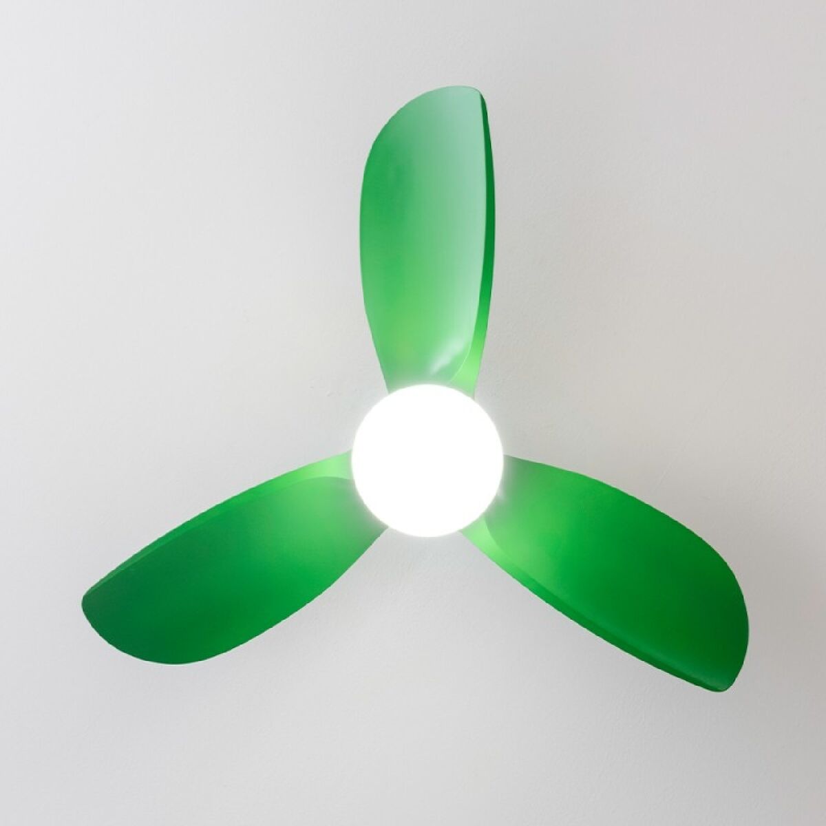Takfläkt med belysning Cecotec EnergySilence Aero 3050 Mint 35 W - finns hos Aktivcamping