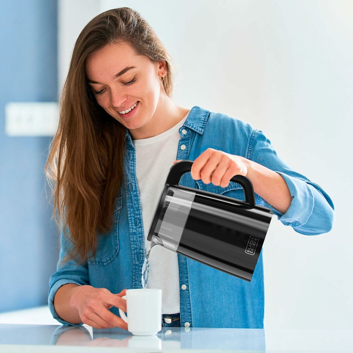 Vattenkokare Black & Decker BXKE2206E Svart Plast 2200 W 1,7 L - finns hos Aktivcamping