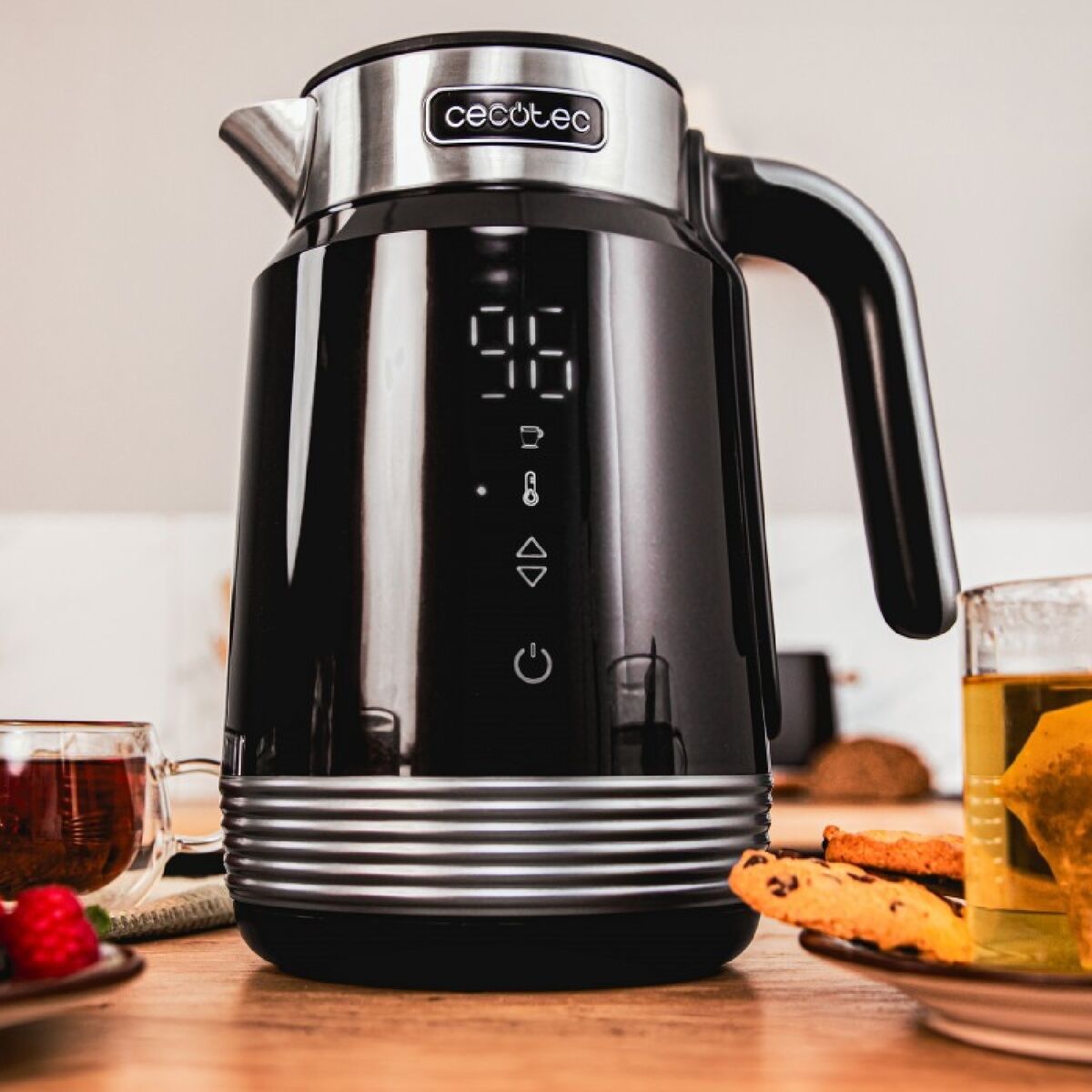 Vattenkokare Cecotec ThermoSense 600 Touch Black Svart 2200 W finns hos Aktivcamping