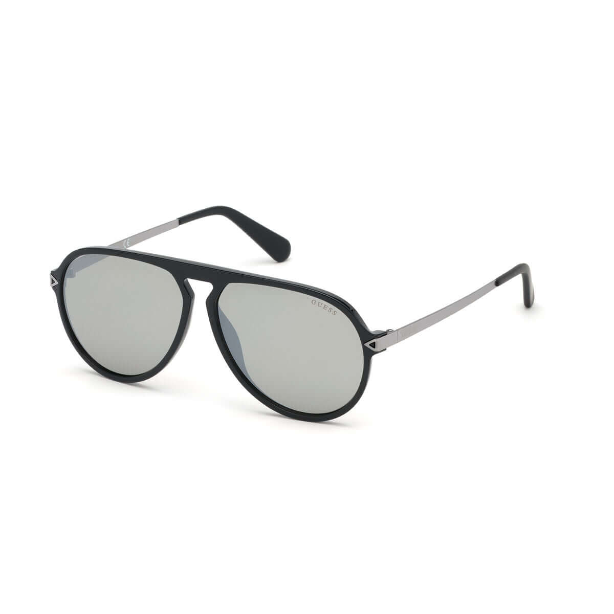 Herrsolglasögon Guess GU6941-5905A ø 59 mm finns hos Aktivcamping