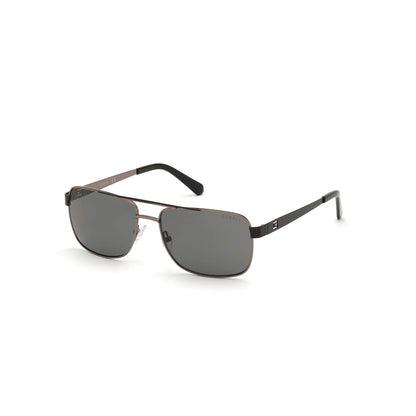 Herrsolglasögon Guess GU6968-5808D ø 58 mm finns hos Aktivcamping