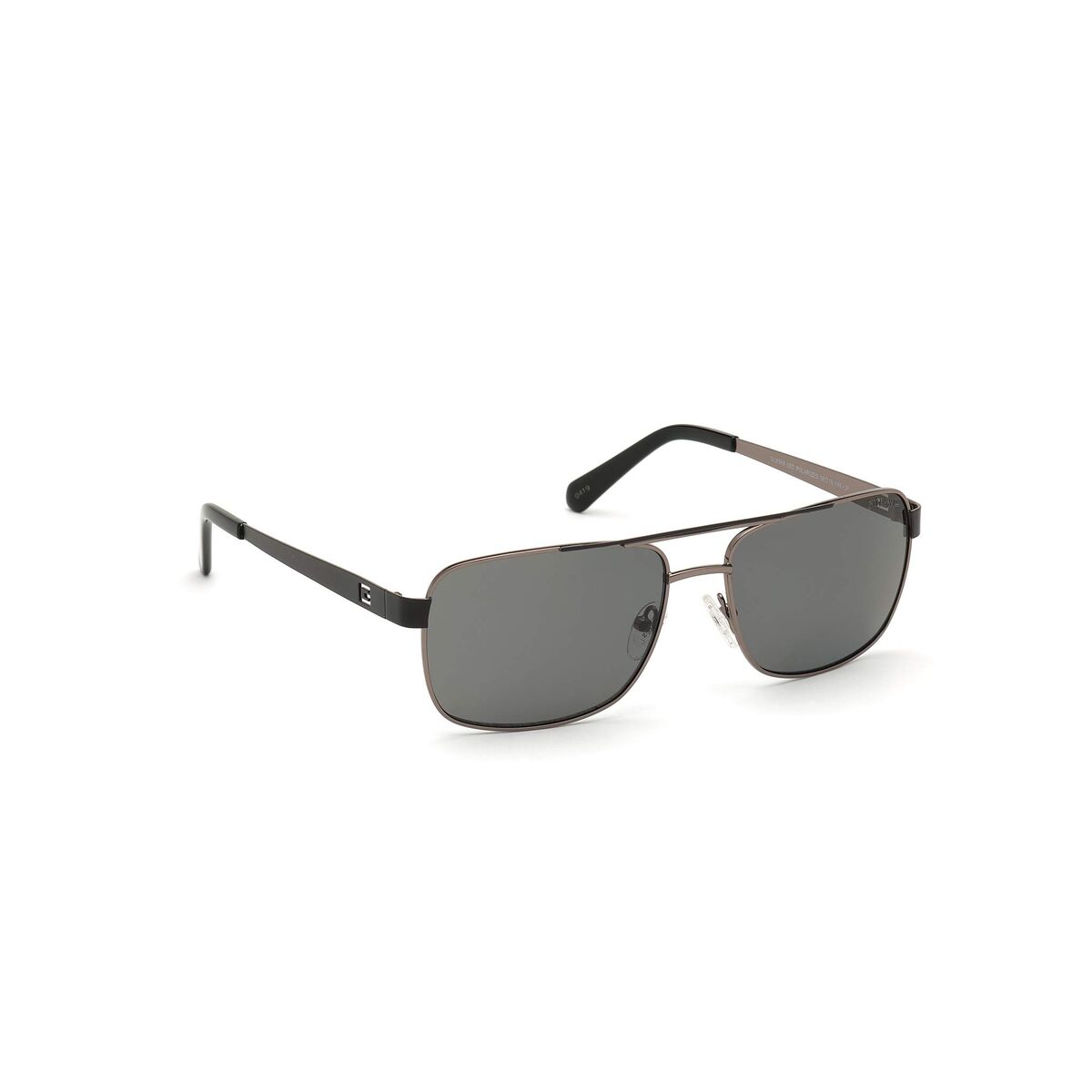 Herrsolglasögon Guess GU6968-5808D ø 58 mm finns hos Aktivcamping