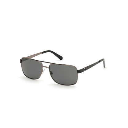 Herrsolglasögon Guess GU6968-5808D ø 58 mm finns hos Aktivcamping