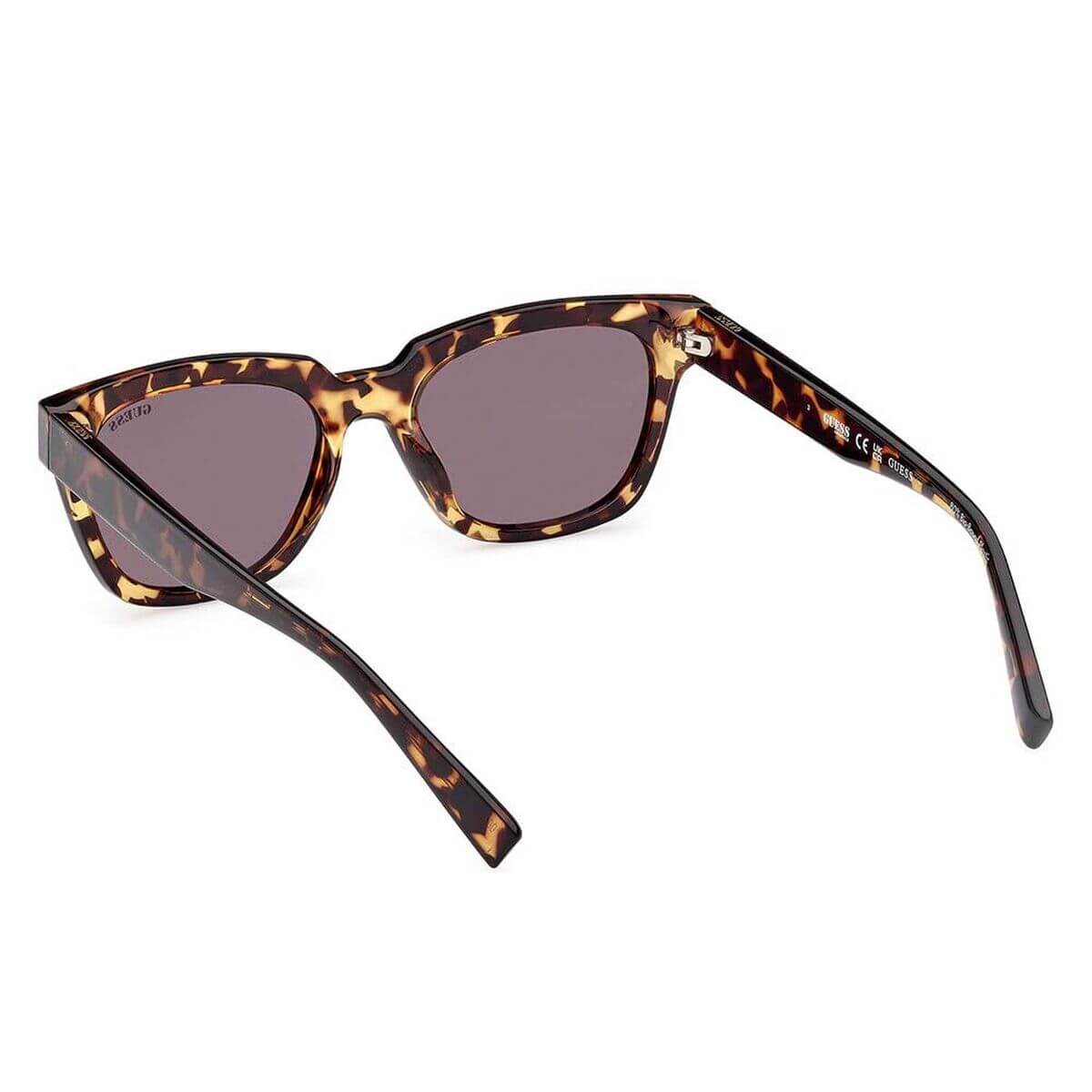 Herrsolglasögon Guess GU8265-5352A Ø 53 mm finns hos Aktivcamping