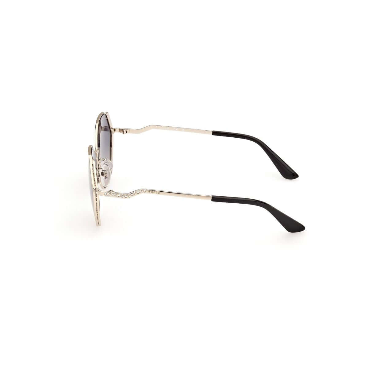 Damsolglasögon Guess GU7842S5833W ø 58 mm finns hos Aktivcamping