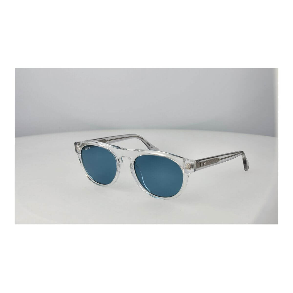 Herrsolglasögon Web Eyewear WE0372 5326V finns hos Aktivcamping