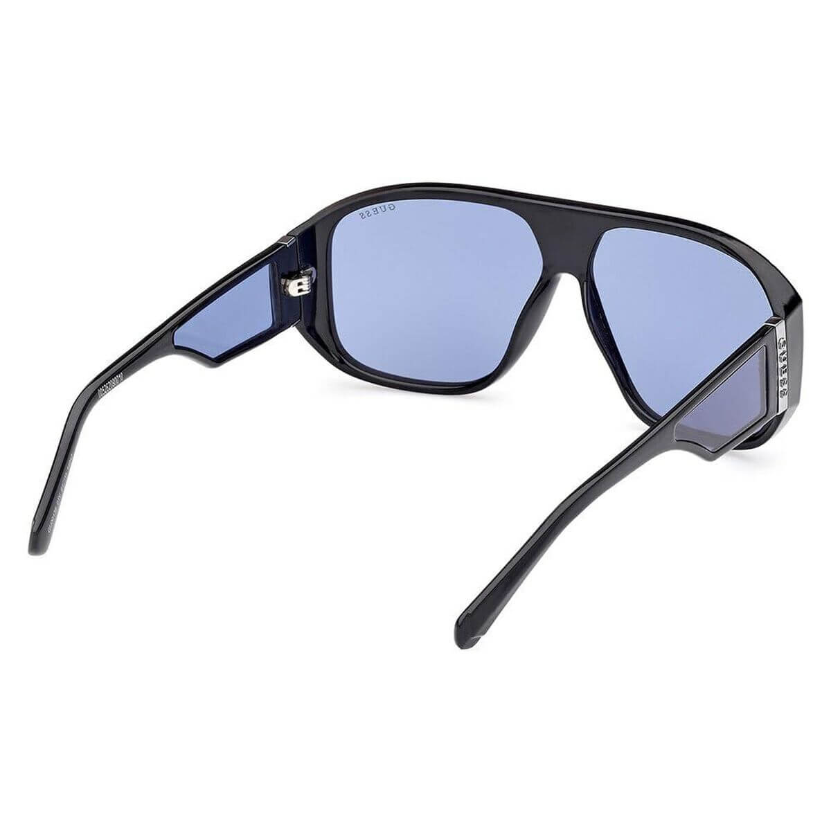 Herrsolglasögon Guess GU00135-6101V Ø 61 mm finns hos Aktivcamping