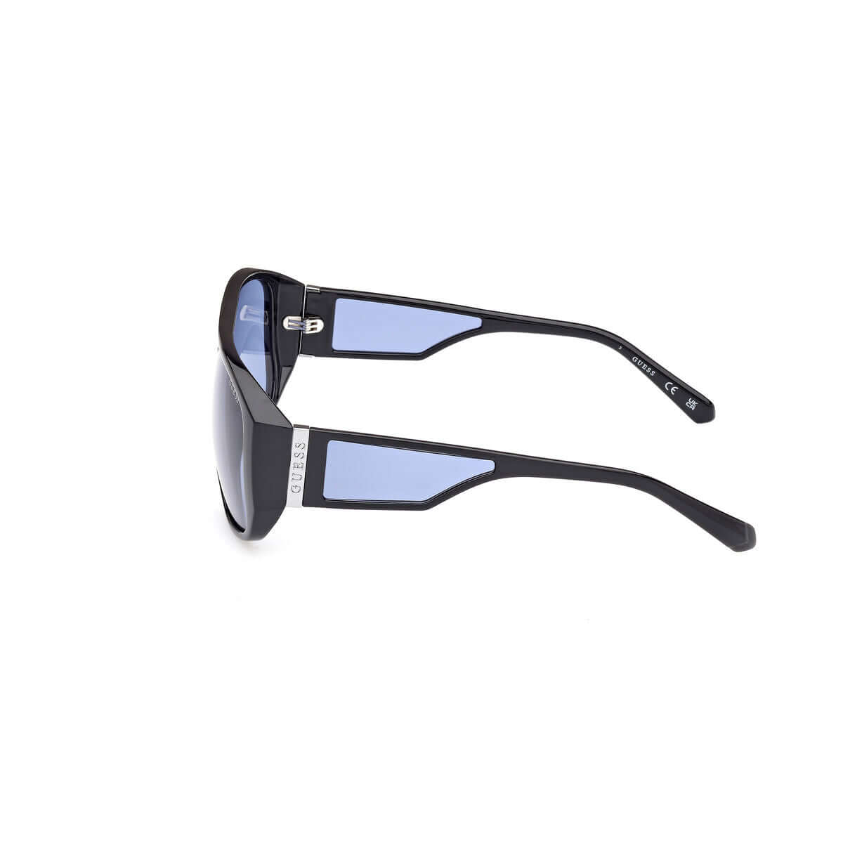 Herrsolglasögon Guess GU00135-6101V Ø 61 mm finns hos Aktivcamping