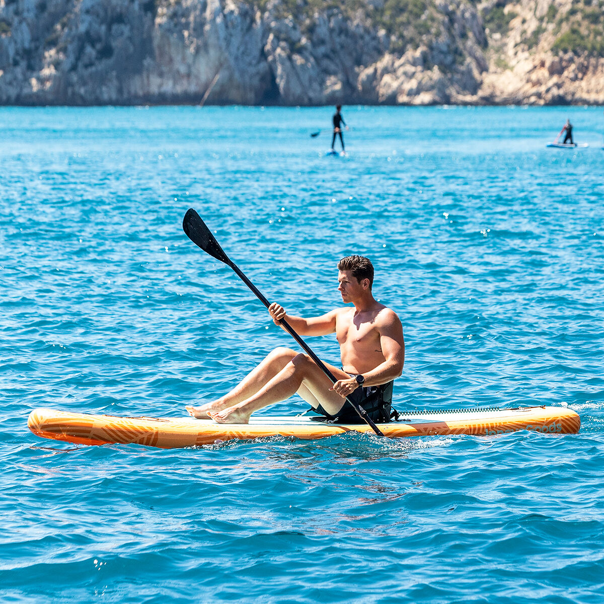2-i-1 uppblåsbar paddel surfbräda med säte och tillbehör Siros InnovaGoods 10'5" 320 cm finns hos Aktivcamping