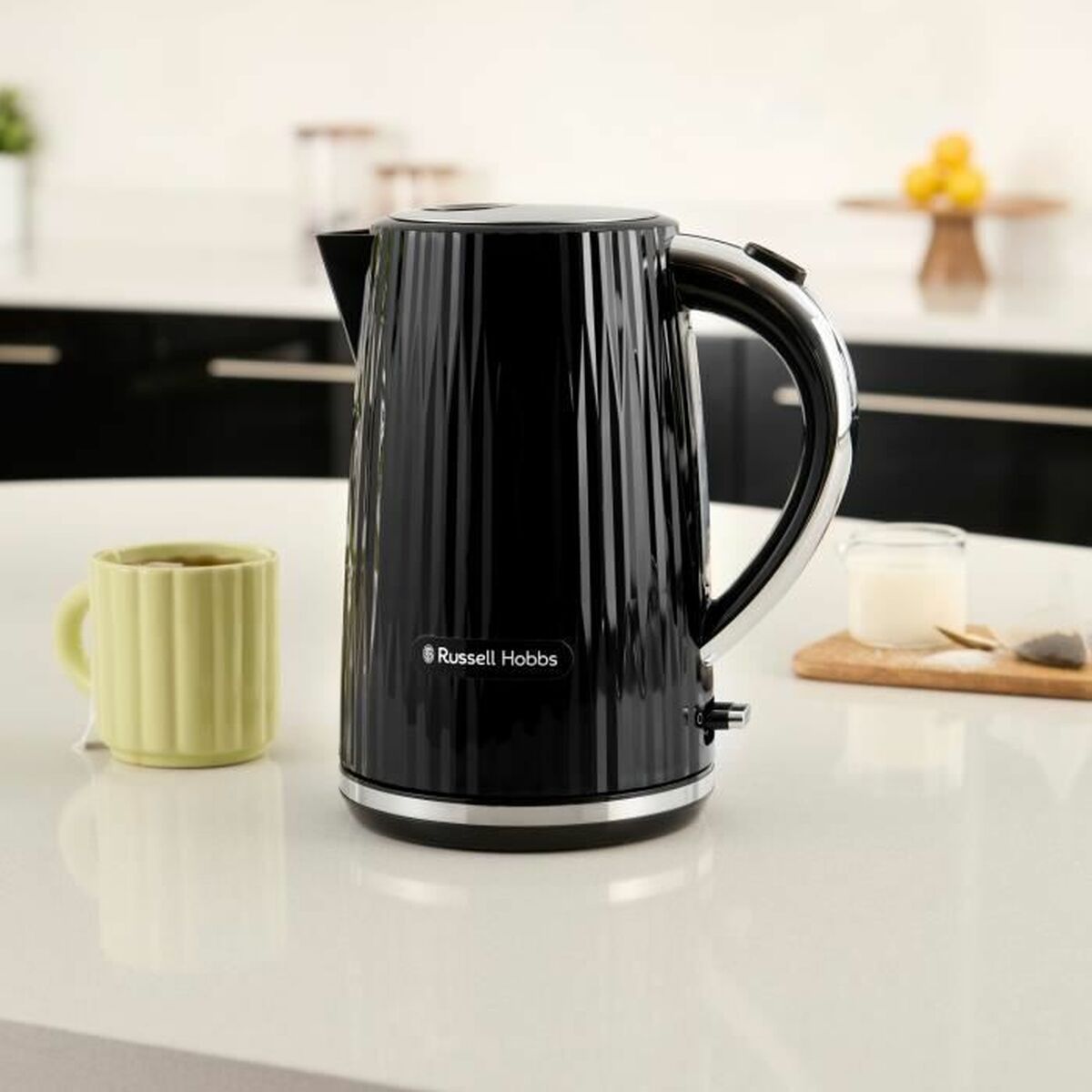 Vattenkokare Russell Hobbs Svart Rostfritt stål 1,7 L finns hos Aktivcamping