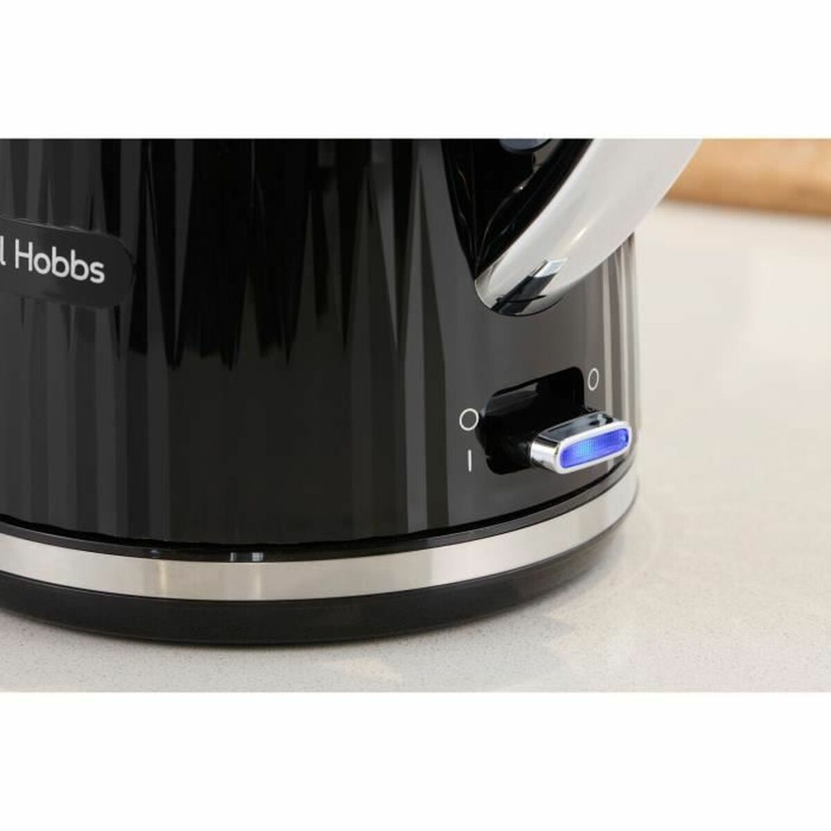 Vattenkokare Russell Hobbs Svart Rostfritt stål 1,7 L finns hos Aktivcamping