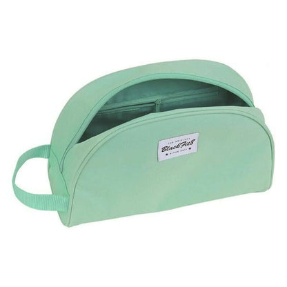 Skolnecessär BlackFit8 M332 Turkos 28 x 18 x 10 cm finns hos Aktivcamping