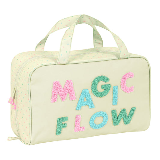 Skolnecessär Glow Lab Magic flow Beige 31 x 14 x 19 cm finns hos Aktivcamping