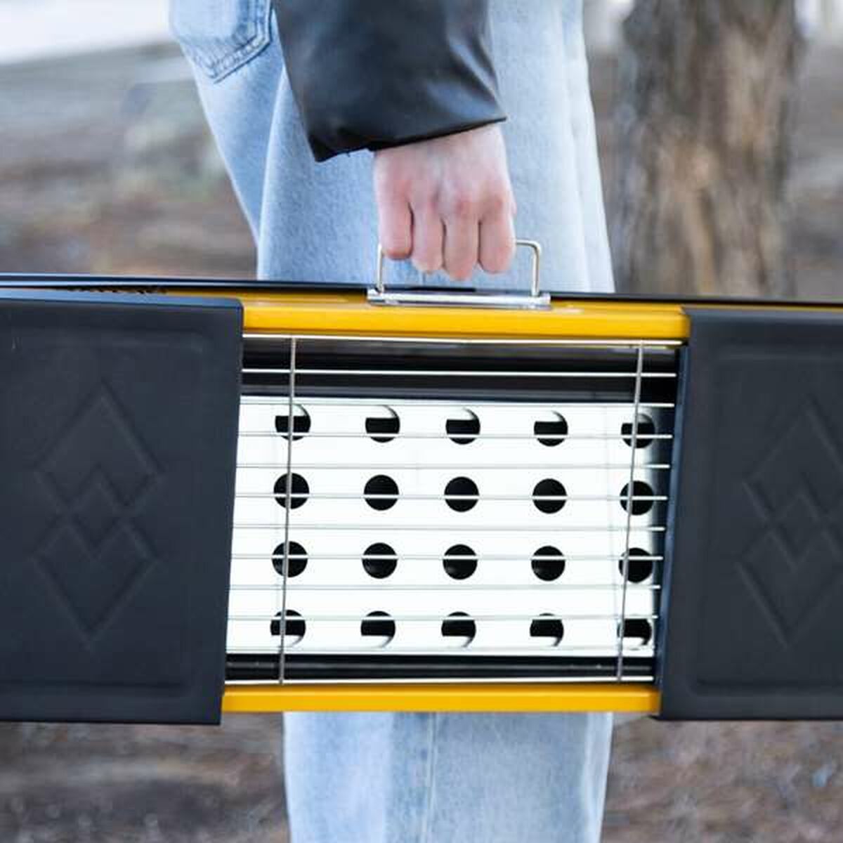 Bärbar Grill Aktive 89 x 22 x 32 cm finns hos Aktivcamping