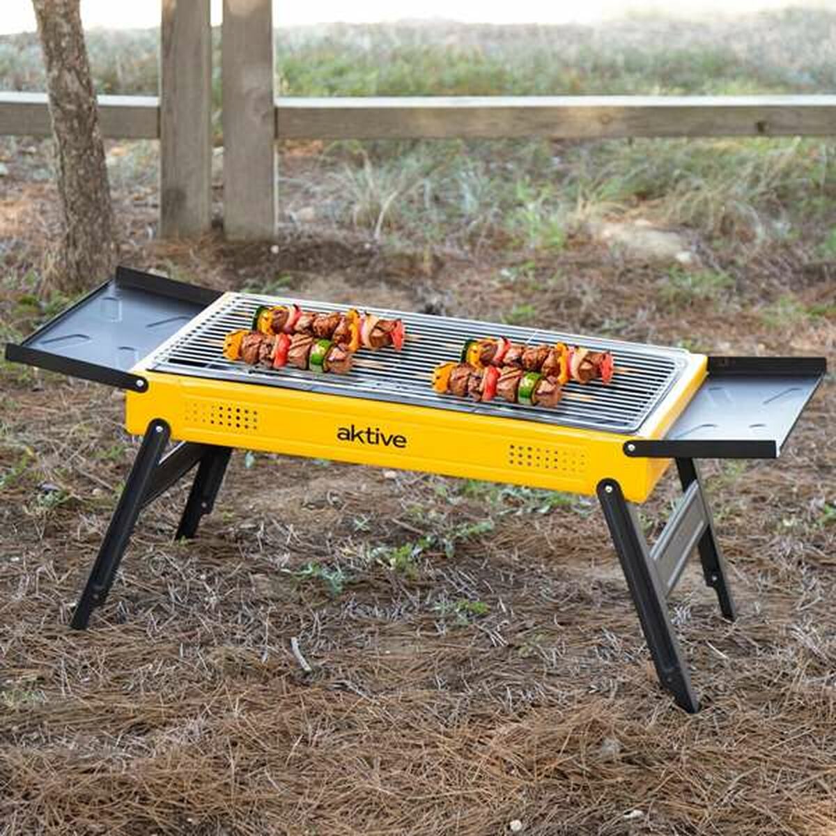 Bärbar Grill Aktive 89 x 33 x 33 cm finns hos Aktivcamping