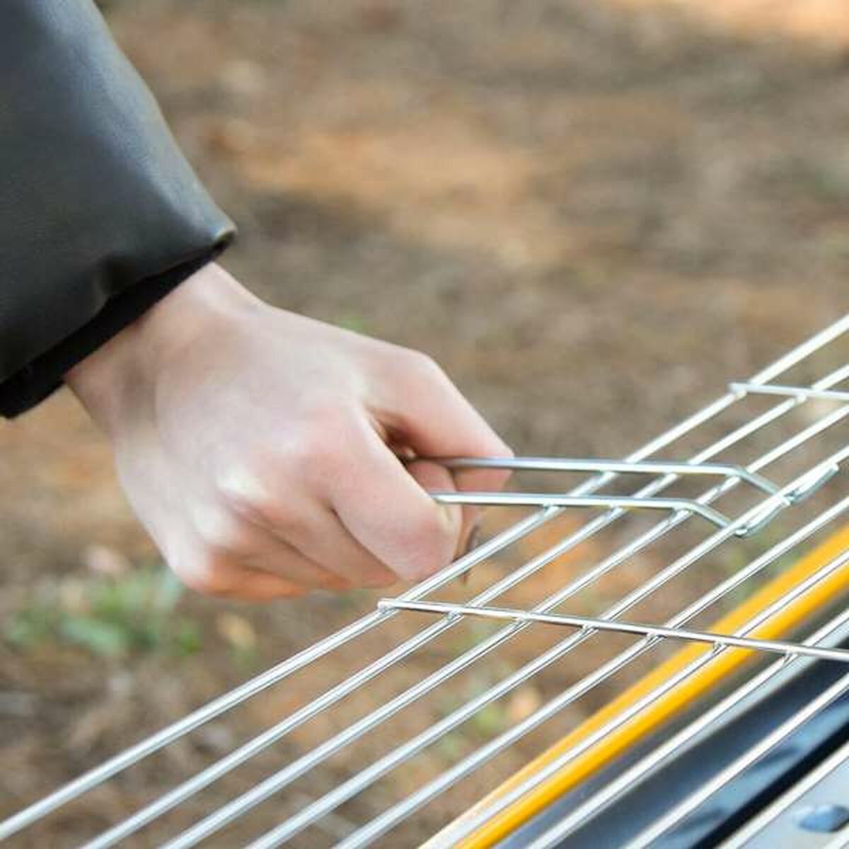 Bärbar Grill Aktive 89 x 33 x 33 cm finns hos Aktivcamping
