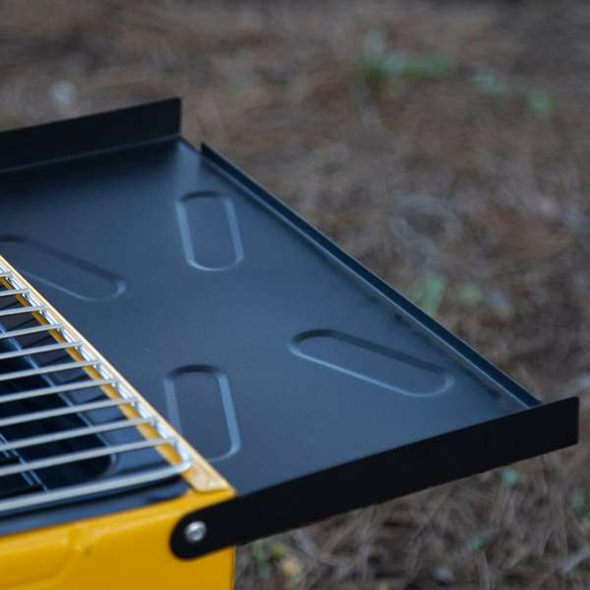 Bärbar Grill Aktive 89 x 33 x 33 cm finns hos Aktivcamping
