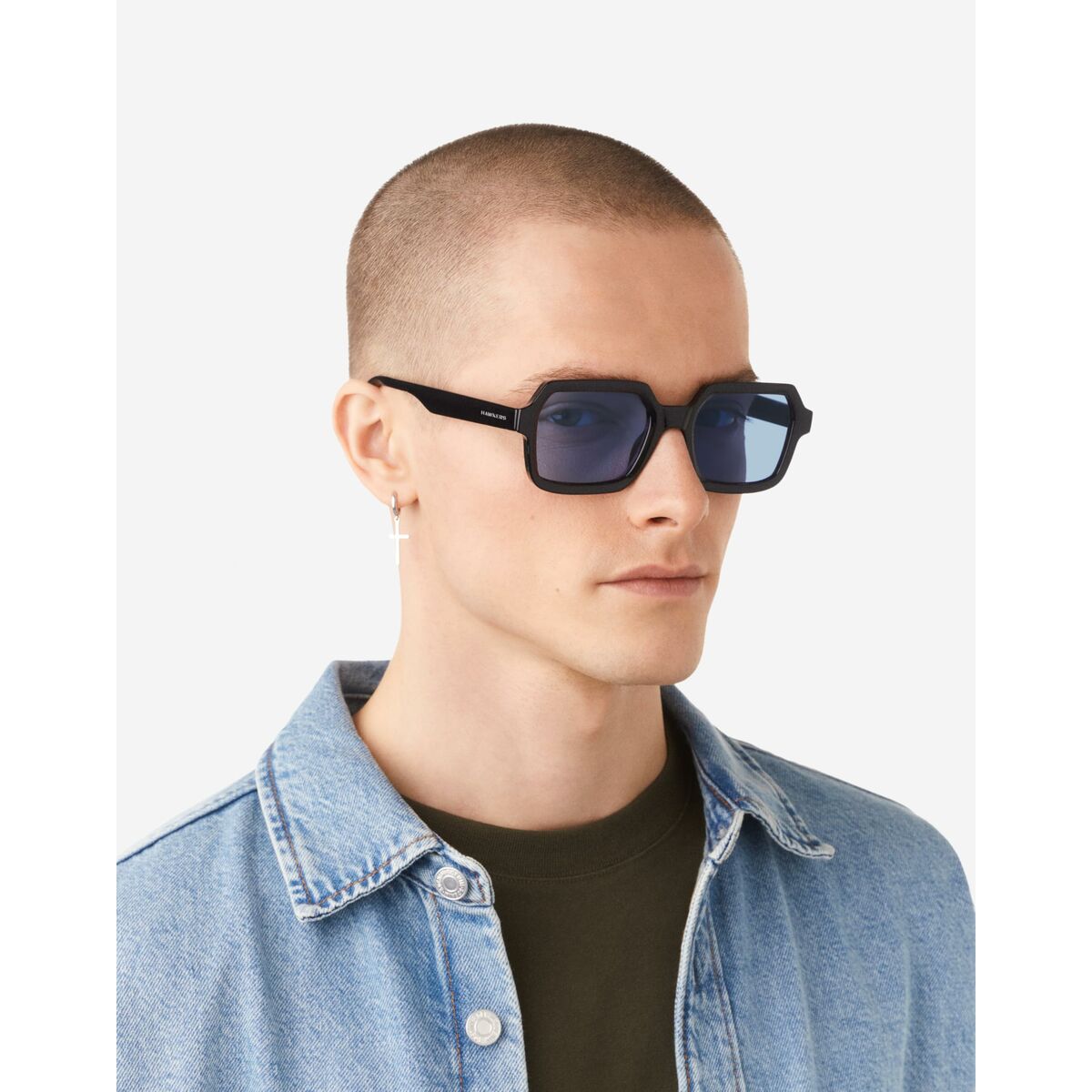 Unisexsolglasögon Hawkers MINIMAL MAX Svart ø 54 mm finns hos Aktivcamping