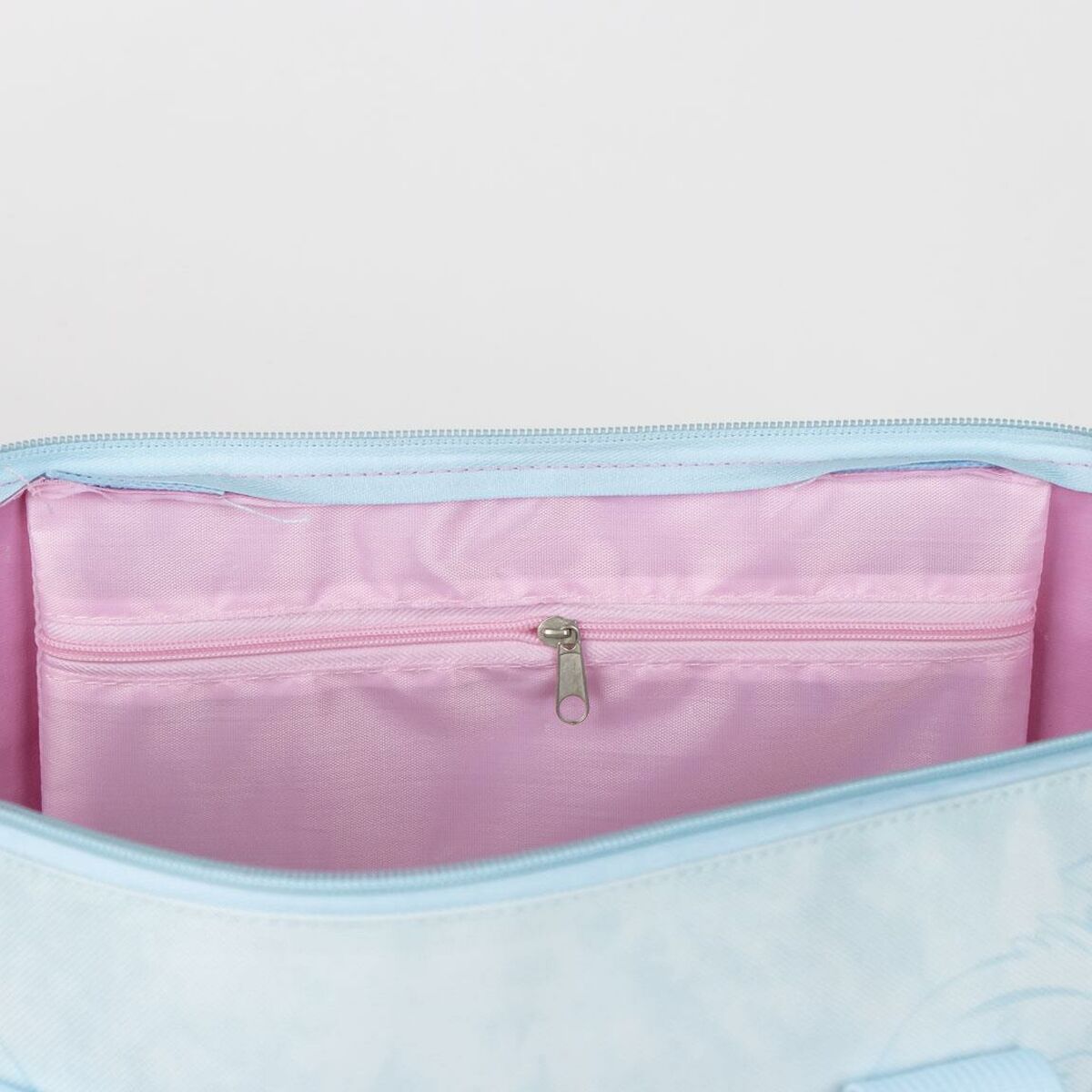 Strandväska Stitch Rosa finns hos Aktivcamping