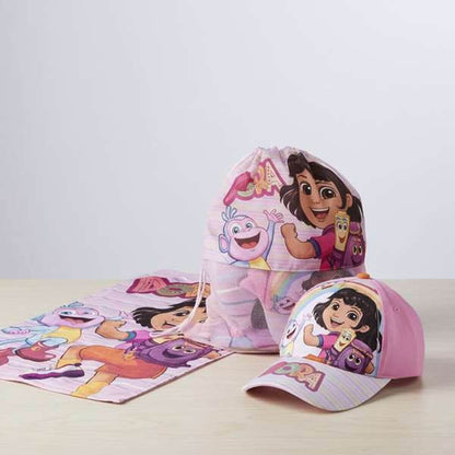 Badset Dora The Explorer med Handduk Keps och Väska finns hos Aktivcamping