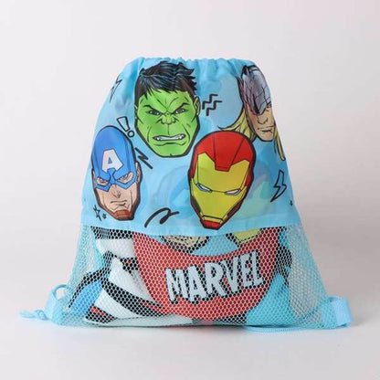 Badset The Avengers med Badhandduk Keps och Väska finns hos Aktivcamping