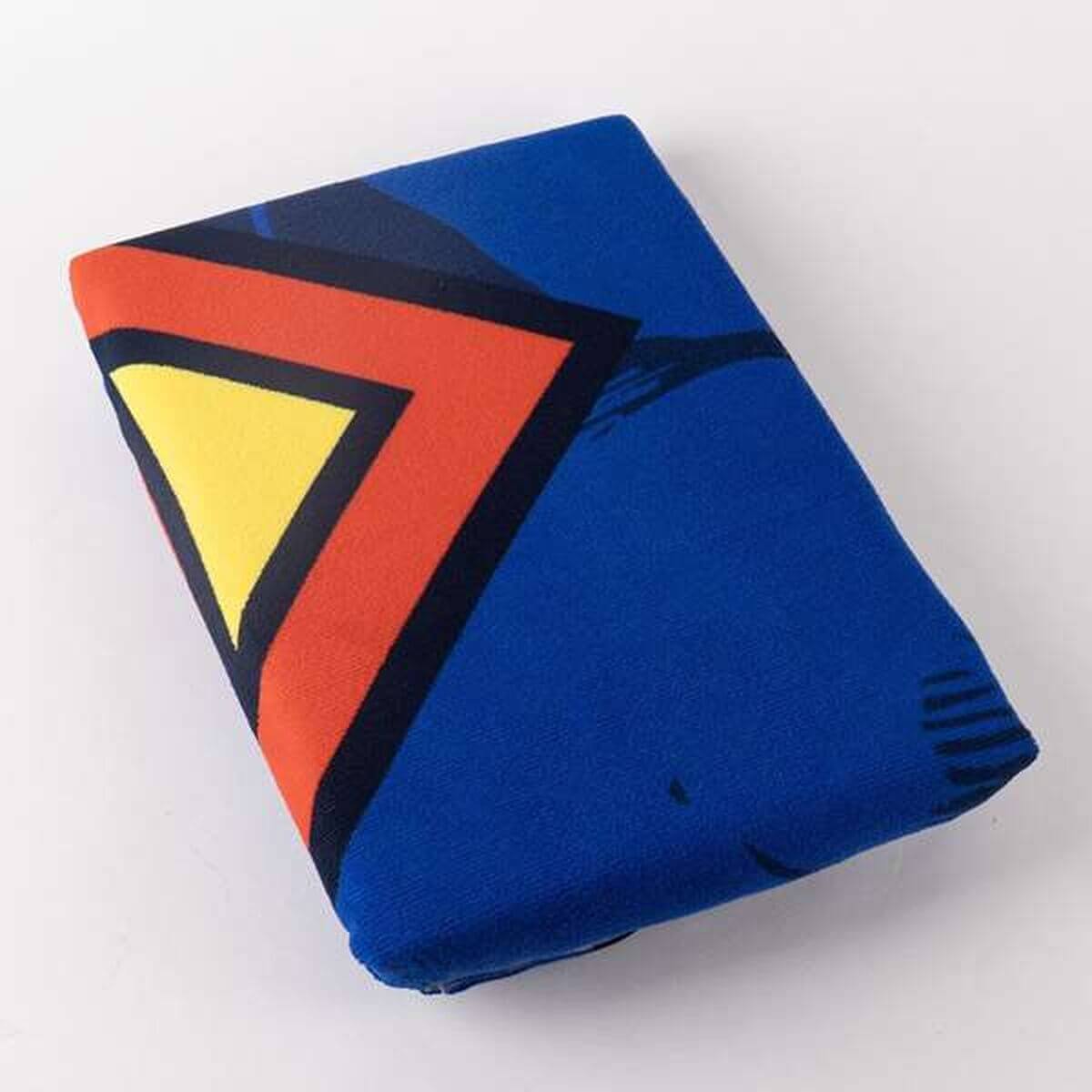 Badhandduk Superman 90 x 180 cm finns hos Aktivcamping