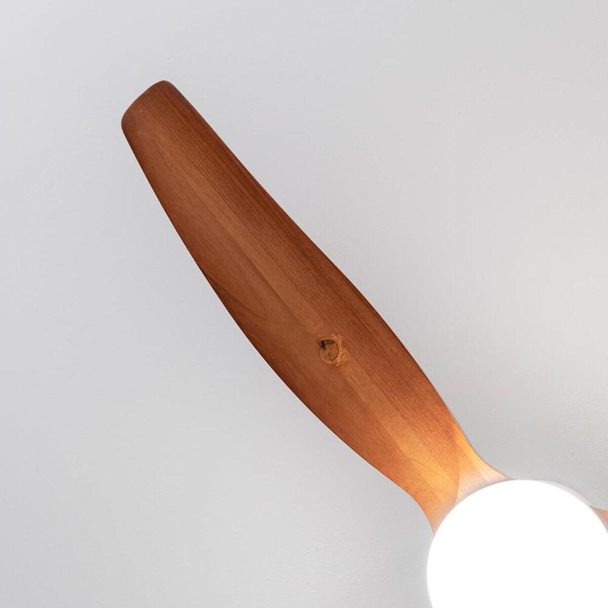 Takfläkt med belysning Cecotec EnergySilence Aero 5600 Vit Trä finns hos Aktivcamping
