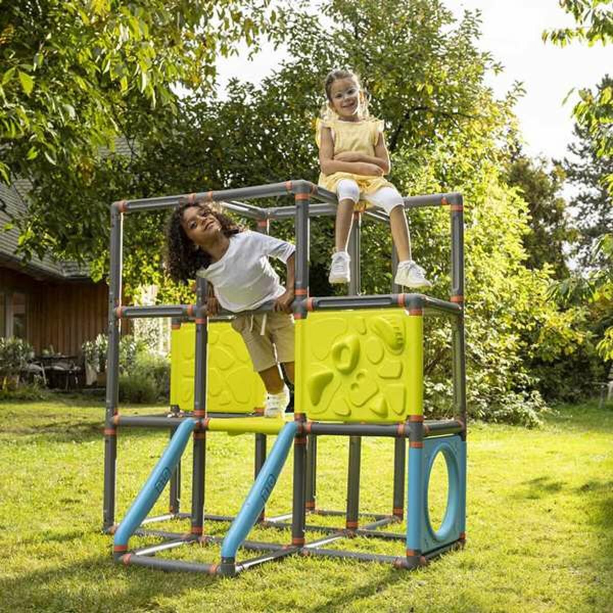 Aktivitetscentrum Smoby BIG Kraxxl - The Frame finns hos Aktivcamping