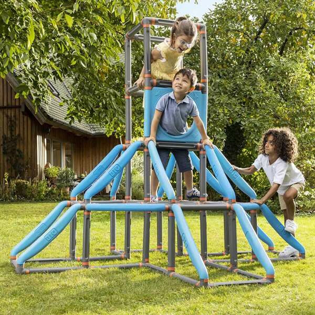 Aktivitetscentrum Smoby BIG Kraxxl - The Giant finns hos Aktivcamping