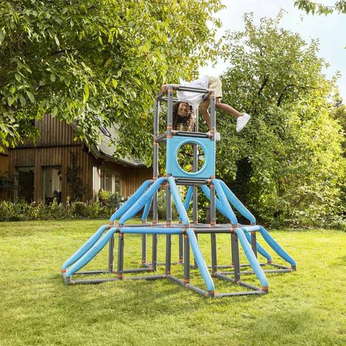 Aktivitetscentrum Smoby BIG Kraxxl - The Giant finns hos Aktivcamping
