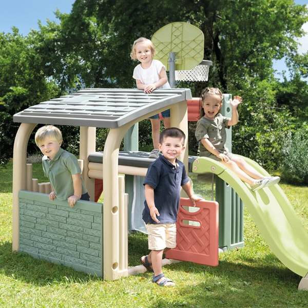 Aktivitetscentrum Smoby S.Life Fun Center finns hos Aktivcamping
