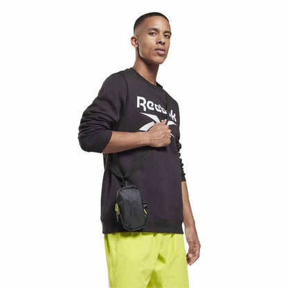 Axelväska Reebok Tech Style City finns hos Aktivcamping