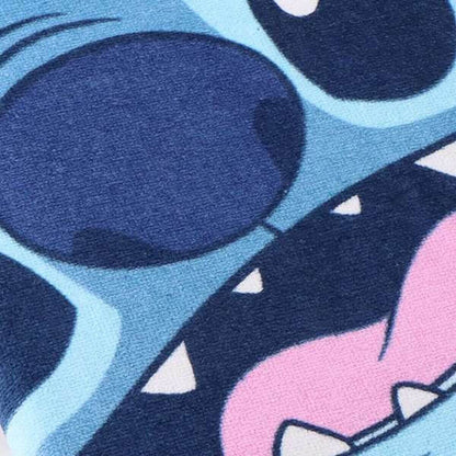 Badhandduk Stitch 70 x 140 cm finns hos Aktivcamping