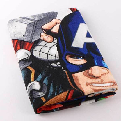 Badhandduk The Avengers 70 x 140 cm finns hos Aktivcamping