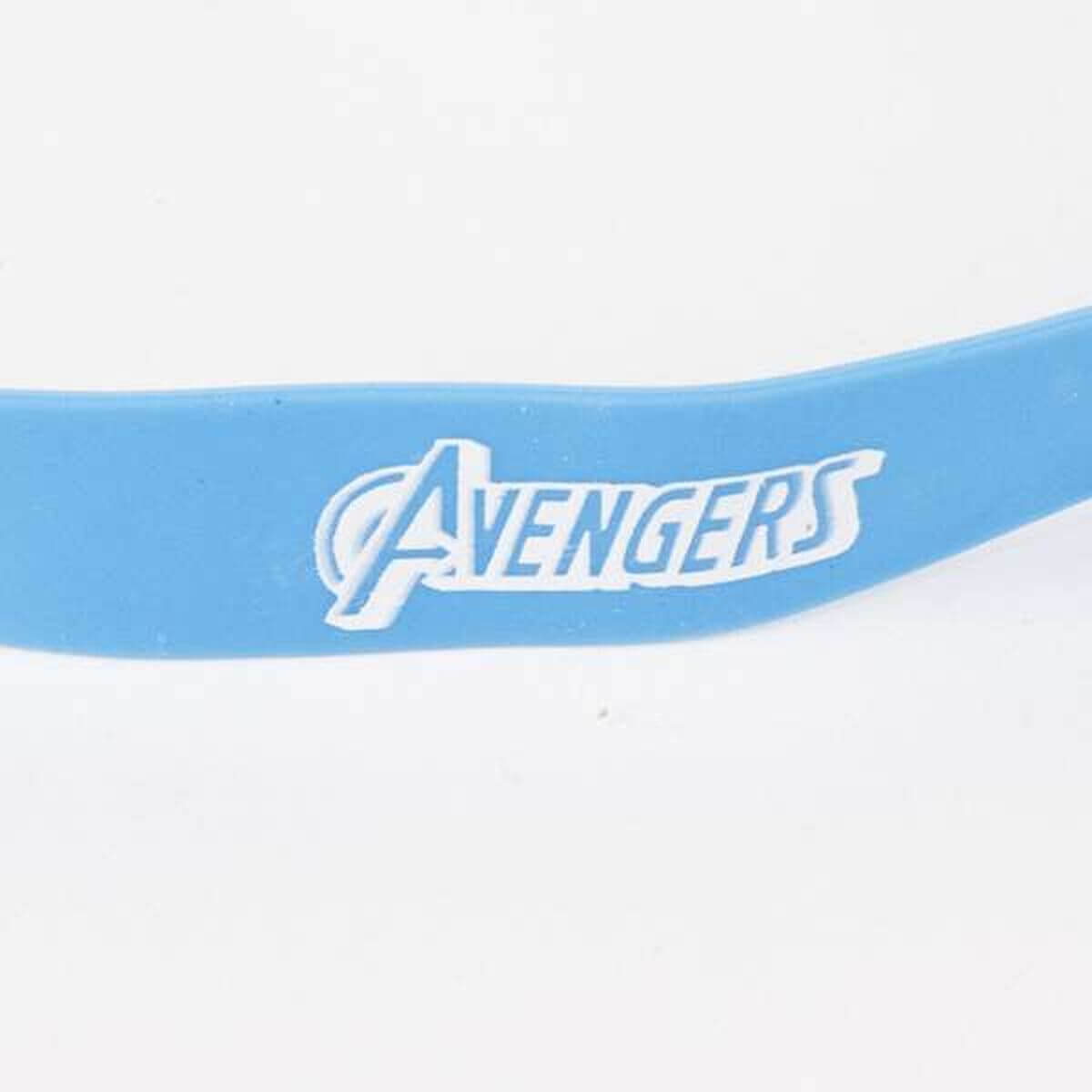 Badhandduk och simglasögon The Avengers finns hos Aktivcamping