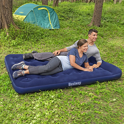 Bestway Dubbelsäng med Fotpump 191x137x28 cm Uppblåsbar och Camping 67225 finns hos Aktivcamping