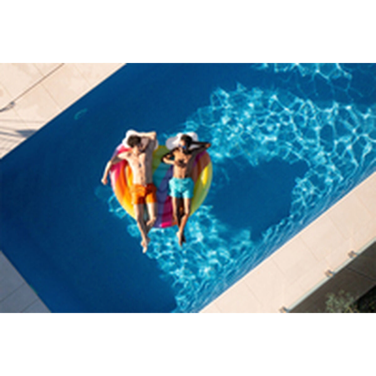Bestway Flytande Ö Regnbåge Uppblåsbar 175x163 cm Strand och Pool 43722 finns hos Aktivcamping
