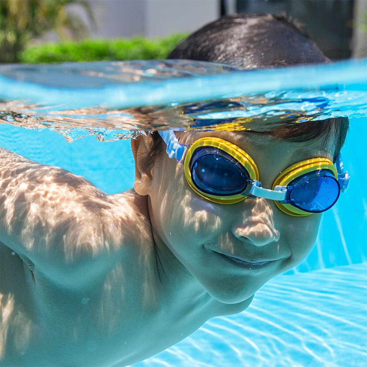 Bestway Silicona Simglasögon Junior Antifog Färg Blandad +7 År Strand och Pool 21065 finns hos Aktivcamping