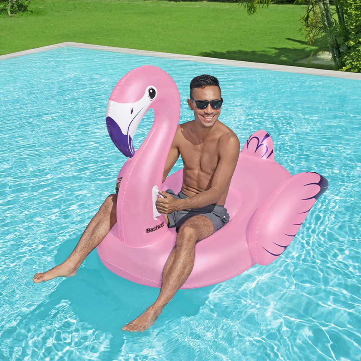 Bestway Uppblåsbar Figur Flamingo med Handtag 153x143 cm Strand och Pool 41475 finns hos Aktivcamping